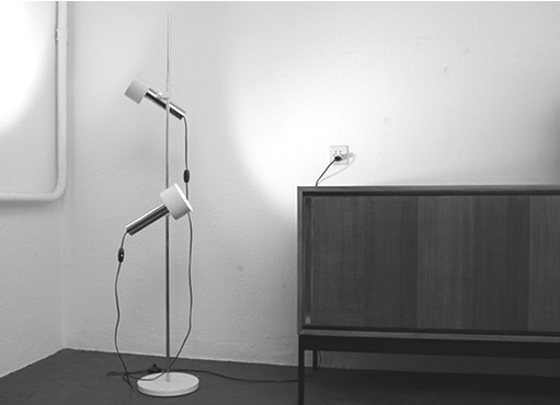 Stehlampe mit zwei Spots Stehlampe mit zwei Spots