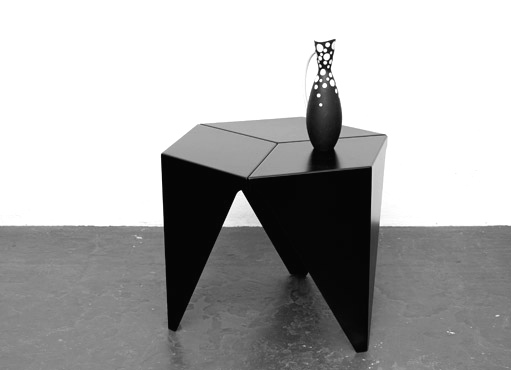 Prismatic Table von I. Noguchi Prismatic Table von I. Noguchi