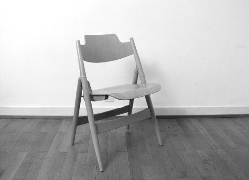 Zwei Klappstühle von Egon Eiermann Zwei Klappstühle von Egon Eiermann
