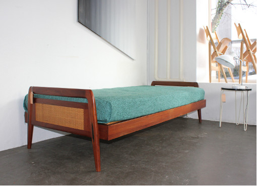 Teak-Bett