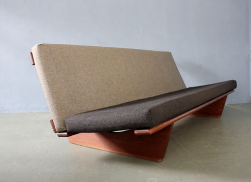 Bettsofa in Teak