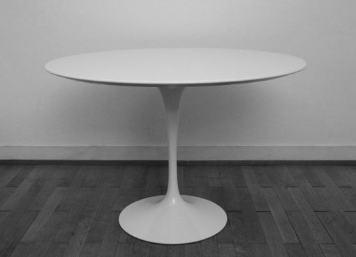 Esstisch von Eero Saarinen Esstisch von Eero Saarinen