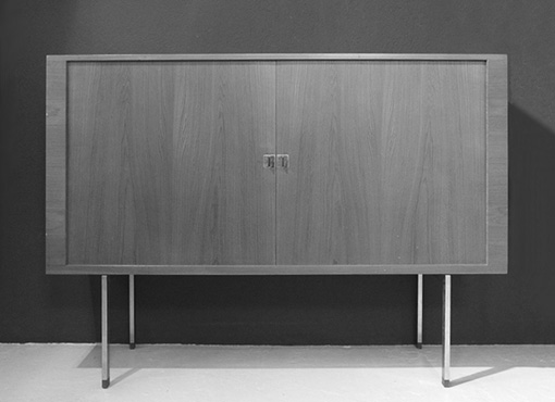 Highboard von Hans Wegner Highboard von Hans Wegner