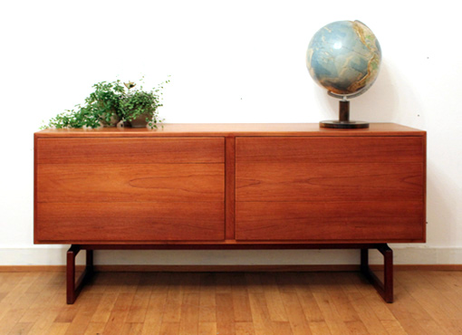 Kleines Sideboard von Arne Hovmand-Olsen