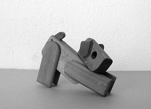 Spielzeughund aus Holz Spielzeughund aus Holz