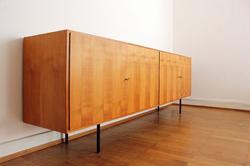 Sideboard aus Kirschholz | designbutik