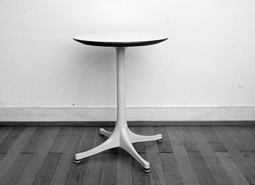 Beistelltisch von George Nelson Beistelltisch von George Nelson