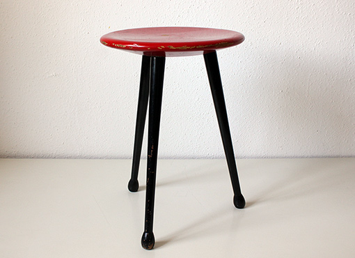 Hocker aus den 1950er Jahren Hocker aus den 1950er Jahren