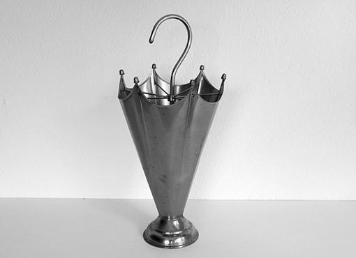 Schirmständer aus Messing Schirmständer aus Messing