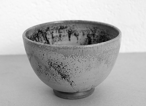 Kleine Schale mit Laufglasur Kleine Schale mit Laufglasur