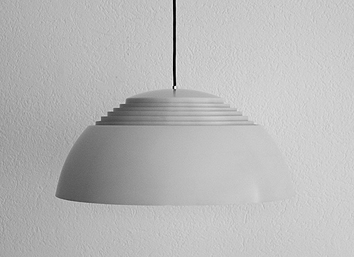 Pendelleuchte „Royal“ von Arne Jacobsen Pendelleuchte „Royal“ von Arne Jacobsen