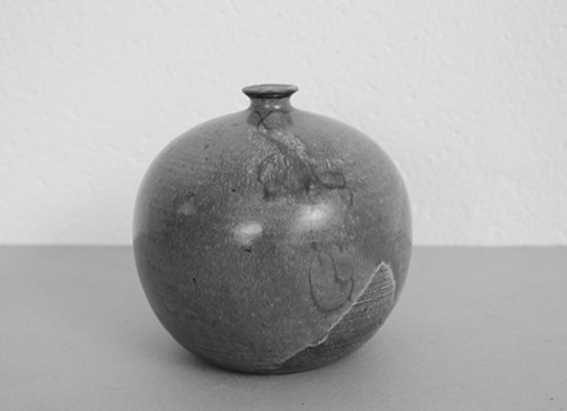 Kugelvase aus Keramik Kugelvase aus Keramik