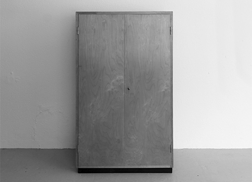 Sperrholzschrank von M. E. Haefeli Sperrholzschrank von M. E. Haefeli
