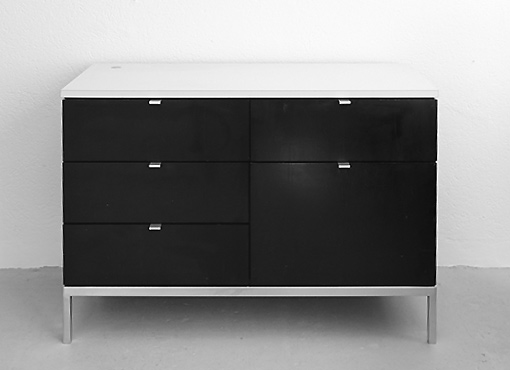 Schubladenmöbel von Florence Knoll Schubladenmöbel von Florence Knoll