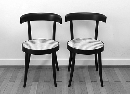„Select“-Stühle