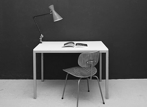 Kleiner Wohnbedarf-Tisch Kleiner Wohnbedarf-Tisch