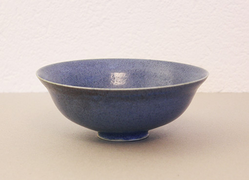 Blaue Schale von Isabel Nuñez Blaue Schale von Isabel Nuñez