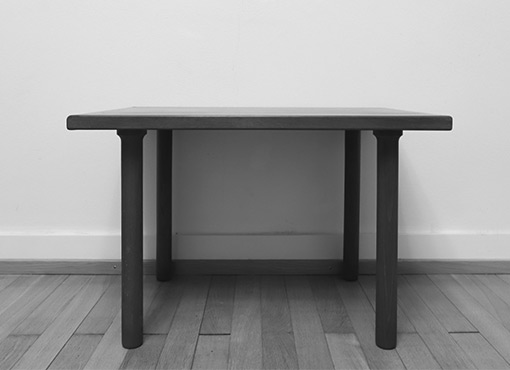 Beistelltisch von Hans Wegner Beistelltisch von Hans Wegner