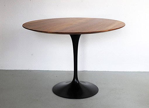 Tisch von Eero Saarinen