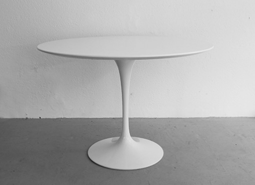 Esstisch von Eero Saarinen Esstisch von Eero Saarinen