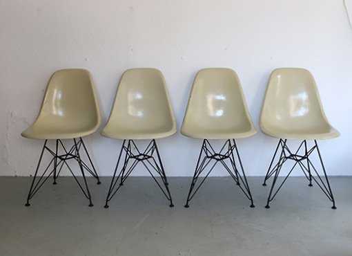 Eames Sidechairs mit Eiffelbase