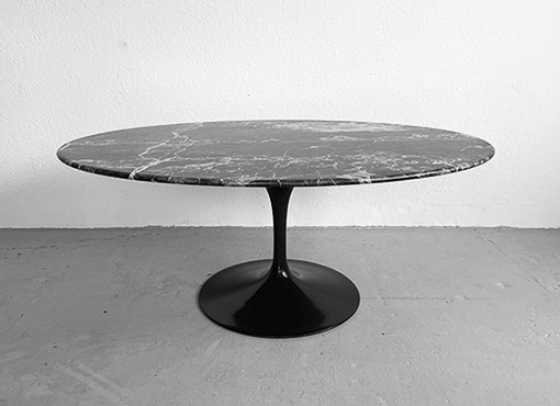 Clubtisch von Eero Saarinen