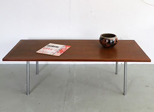 Clubtisch Nr. 12 von Hans Wegner Clubtisch Nr. 12 von Hans Wegner