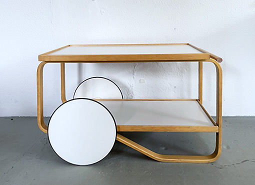 Servierwagen von Alvar Aalto Servierwagen von Alvar Aalto