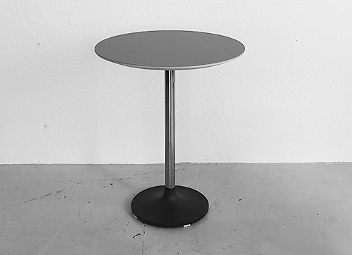 Kleiner Tisch mit HETO-Tischfuss Kleiner Tisch mit HETO-Tischfuss