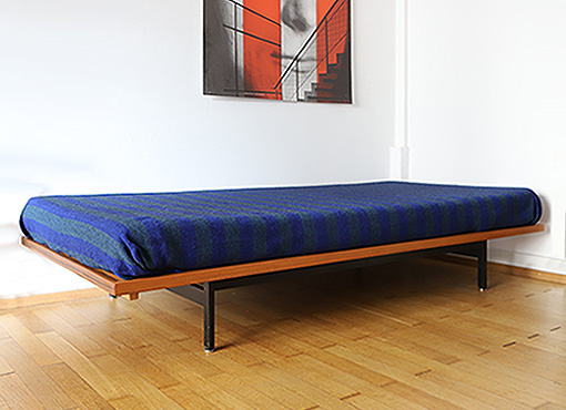 Idealheim-Bett von Dieter Waeckerlin Idealheim-Bett von Dieter Waeckerlin