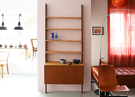 Anlehnregal von Dieter Waeckerlin