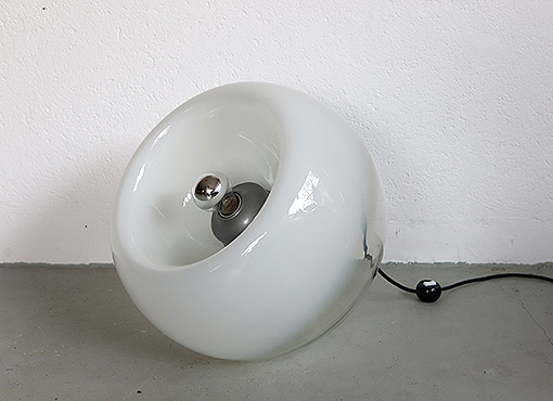 Bodenleuchte „Vacuna“ von Eleonora Peduzzi Riva