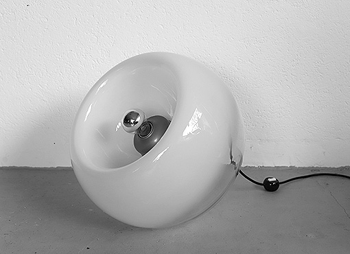 Bodenleuchte „Vacuna“ von Eleonora Peduzzi Riva